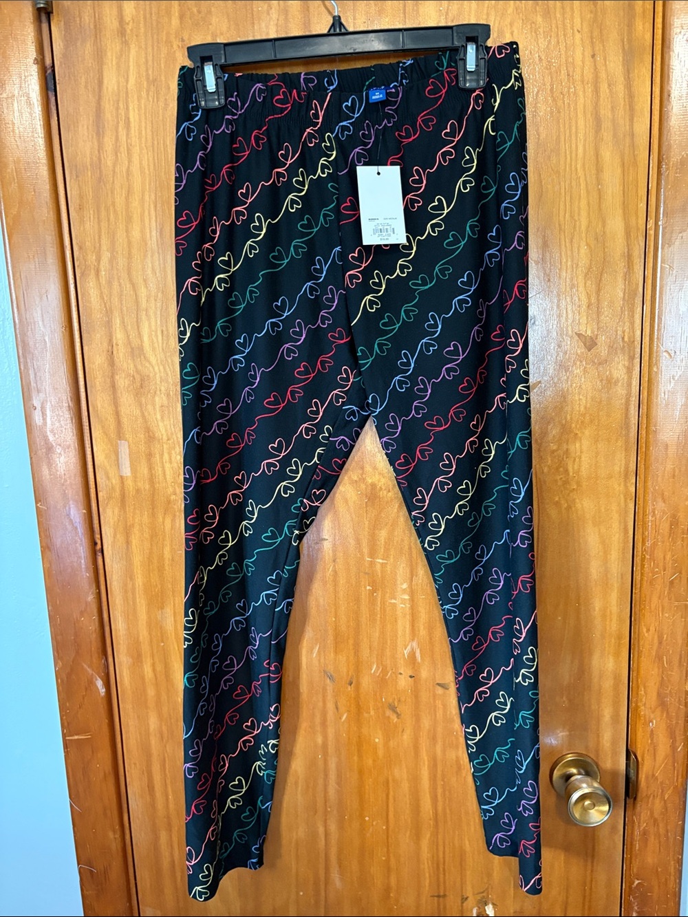 NWT - Women's Apt. 9 Black Leggings with Multicolor Heart Line Print - Size M